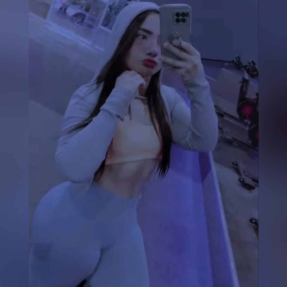 Meet your Posher, Maria